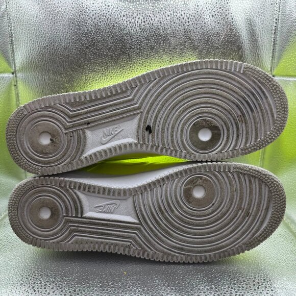 Size 9.5 - Nike Air Force 1 '07 LV8 Volt Mens Neon Athletic Sneakers AJ9505 -700 - Picture 9 of 11